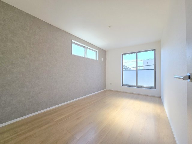 青梅市河辺町6丁目　全1棟の洋室