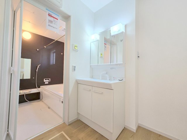 青梅市河辺町6丁目　全1棟の前面道路含む現地写真