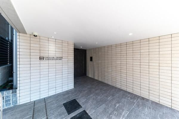 ＣＯＣＯＣＵＢＥ　ＧＲＡＮＤＥ学芸大学のエントランス