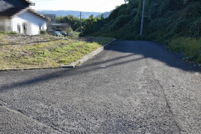【前面道路含む現地写真】 | 御陵下町字越之巣 土地