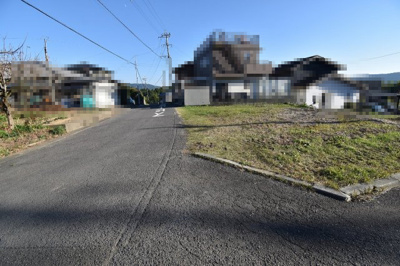 【前面道路含む現地写真】 | 御陵下町字越之巣 土地