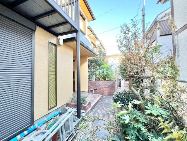 中野区鷺宮1丁目　中古戸建の外観|現地写真（2025.12.12撮影）

現地ご見学希望・資料請求などお気軽にお問い合わせ下さい！
03-5990-5201