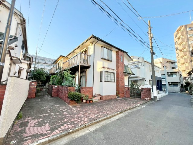 中野区鷺宮1丁目　中古戸建の前面道路含む現地写真|現地写真（2025.12.12撮影）

現地ご見学希望・資料請求などお気軽にお問い合わせ下さい！
03-5990-5201