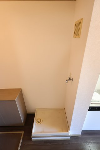 【設備】 | アメニティ大美野A | 室内洗濯機置場