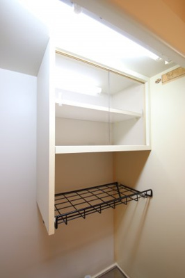 【その他】 | アメニティ大美野A | 吊戸棚