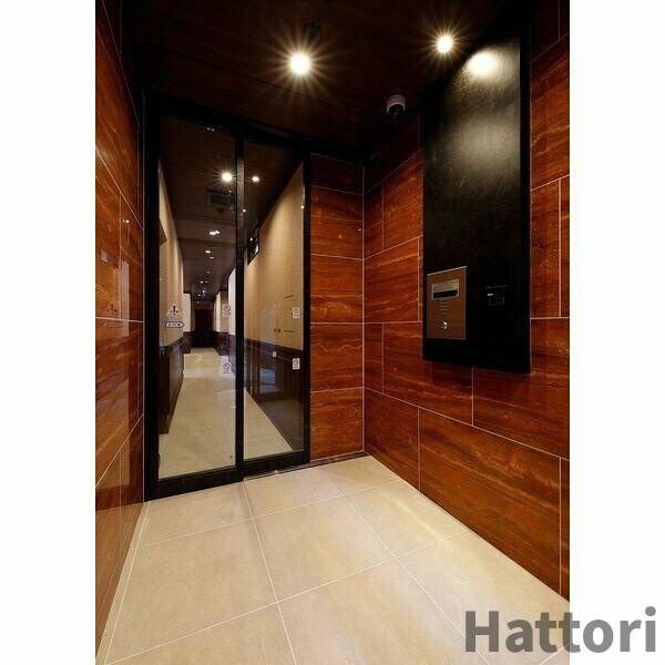 グランカーサ難波元町のエントランス