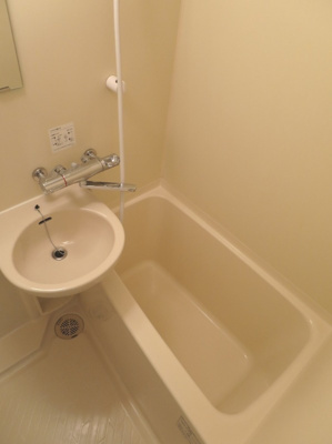 【浴室】 | リファレンスイーストパーク | 清潔感のある浴室です！