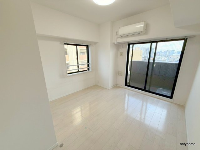 S-RESIDENCE緑橋駅前　仲介手数料無料の居間・リビング