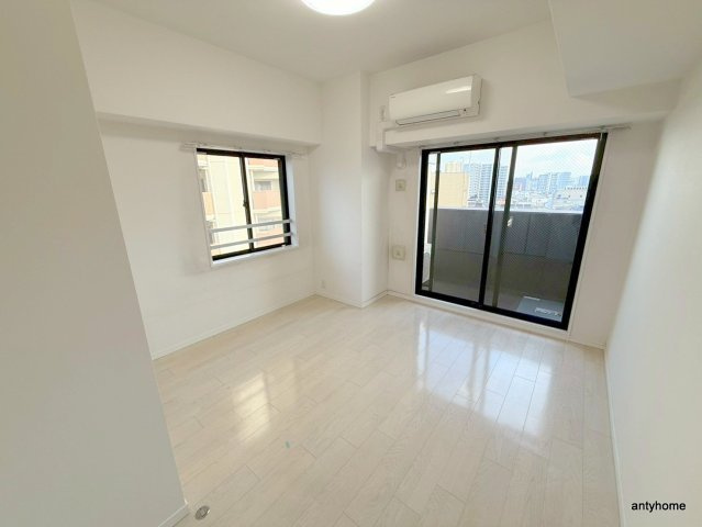 S-RESIDENCE緑橋駅前　仲介手数料無料の居間・リビング