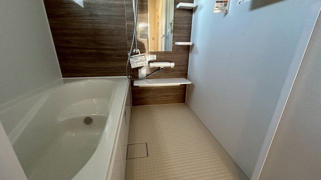 久留米市荒木町荒木15号地の浴室