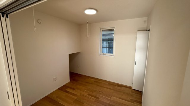 久留米市荒木町荒木15号地の洋室