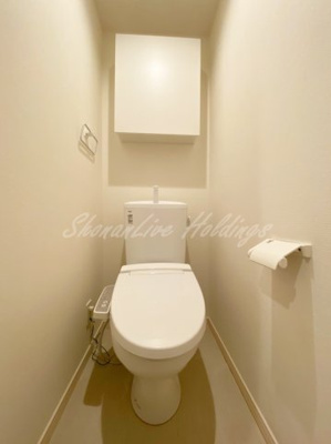 【トイレ】 | リブリ・柳町 | 温水洗浄便座付き♪収納あり