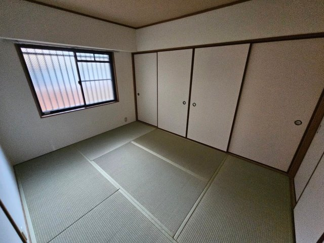 ハイネス岡本の和室