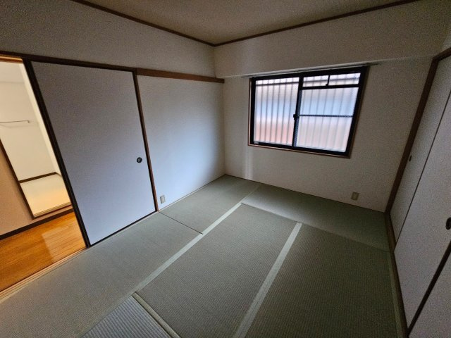 ハイネス岡本の和室