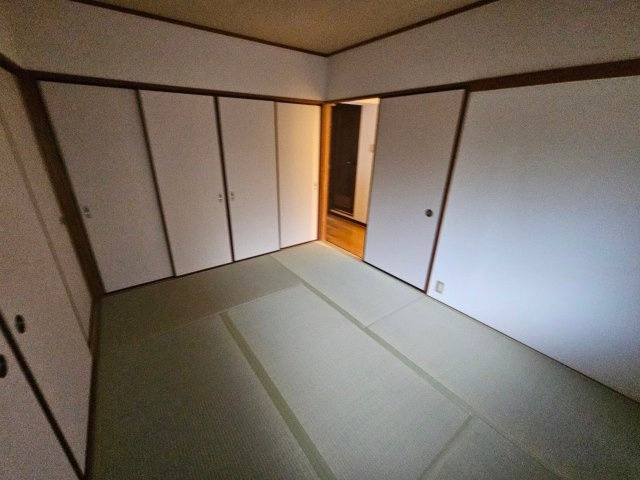 ハイネス岡本の和室