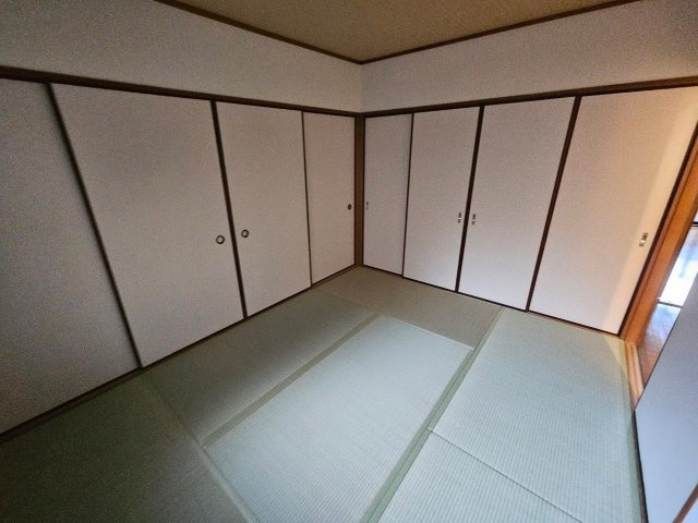 ハイネス岡本の和室