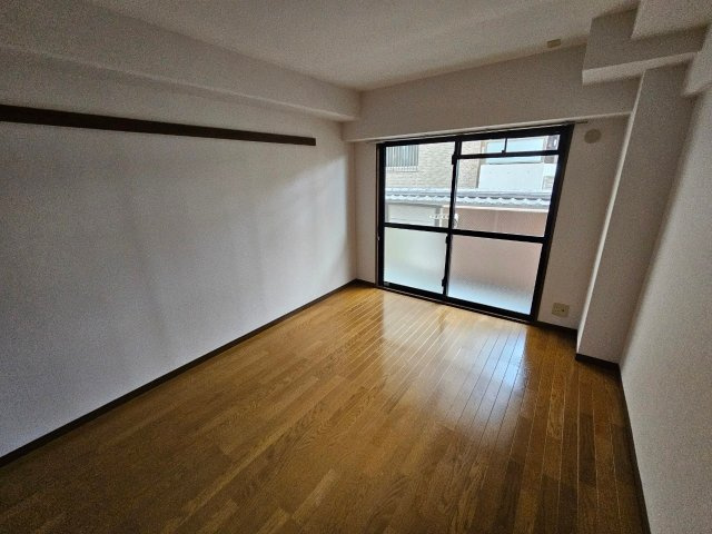 ハイネス岡本の居間・リビング