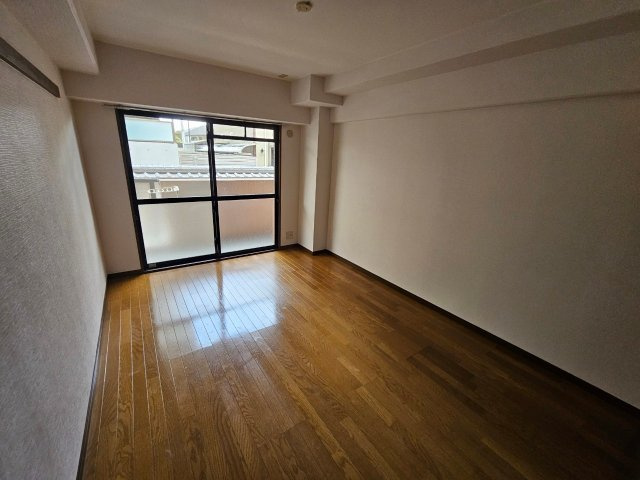 ハイネス岡本の居間・リビング