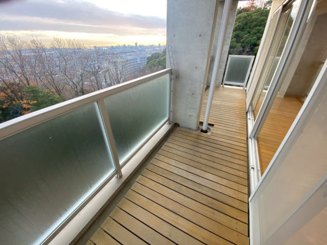 ジークレフ六甲の丘C棟のバルコニー