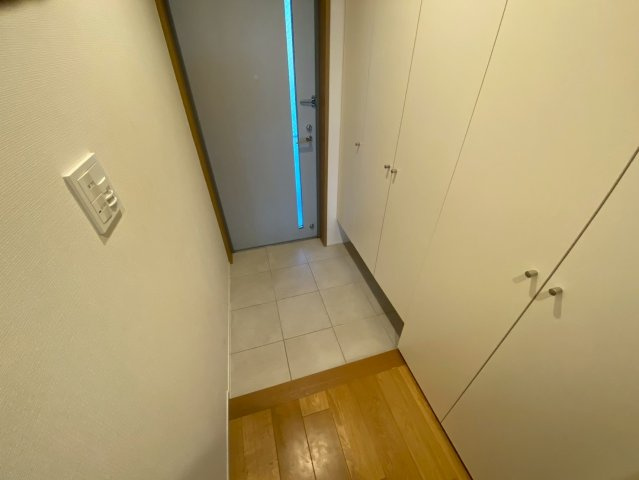 ジークレフ六甲の丘C棟の玄関