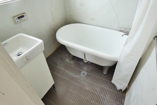 【浴室】 | ベースサイド　モリクマ | アメリカンハウスならでわのお洒落な浴室ですね。