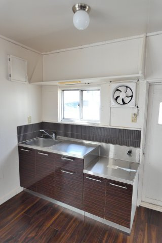 【キッチン】 | ベースサイド　モリクマ | お好きなガスコンロを設置頂けます。