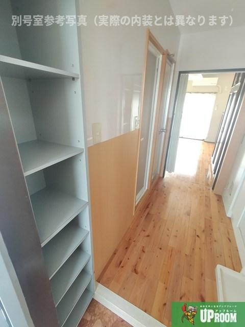 上田パストラルコートの玄関