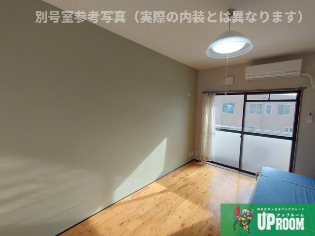 上田パストラルコートの居間・リビング