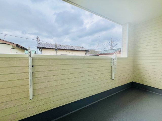 高崎市並榎町のバルコニー|プライベート空間も確保できるインナーバルコニー♪