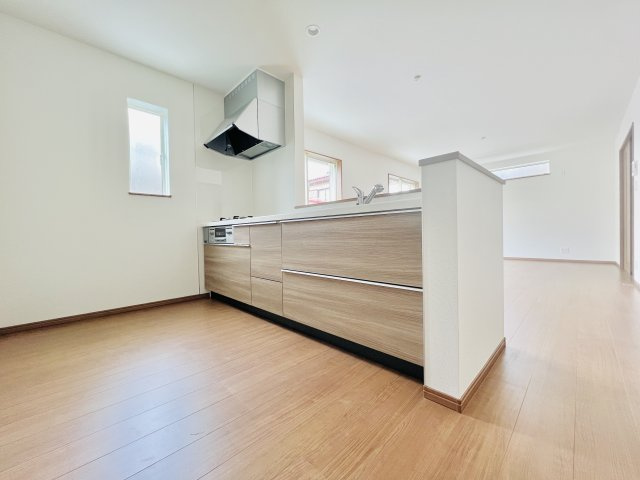 高崎市並榎町のキッチン|作業スペースも広く、お料理も快適に♪