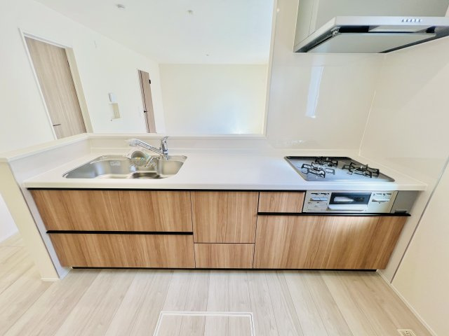 高崎日光町のキッチン|家族の笑顔が集まる、対面式キッチン設計