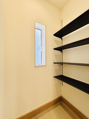 高崎市下佐野町の収納|履物もたっぷり収納可能な土間収納◎