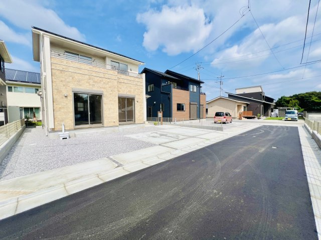 高崎市下佐野町の前面道路含む現地写真|閑静な住宅地♪