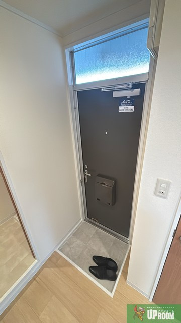 シャトル新町の玄関