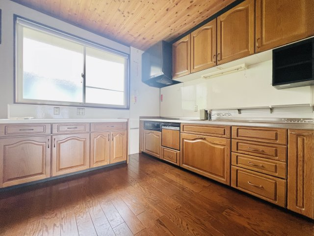 前橋市江田町のキッチン|作業スペースも広くお料理も快適に♪