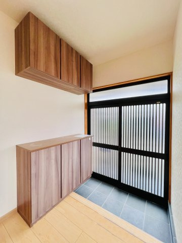 前橋市粕川町深津の玄関|広々とした玄関スペースは着脱も楽々(*^^*)
