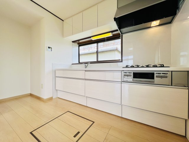 前橋市粕川町深津のキッチン|キッチンは広々スペースで、効率よくお料理もできます♪