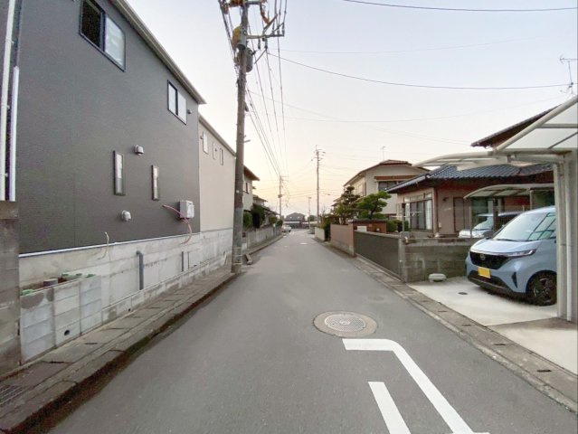 クレイドルガーデン須恵町佐谷第1-2号棟の前面道路含む現地写真|前面道路の様子です！（北側）