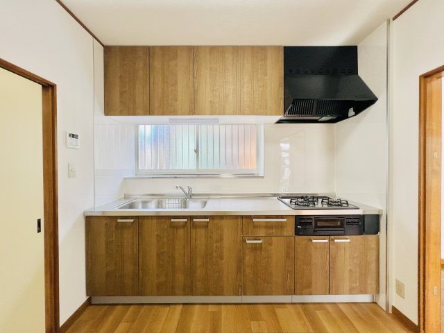 太田市大原町のキッチン|収納スペースも充実のキッチン♪