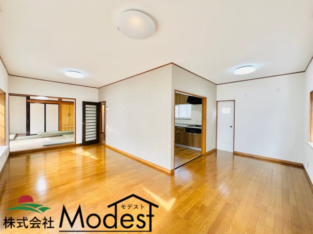 太田市大原町の居間・リビング|ご家族も自然と集まる14帖のLDK♪