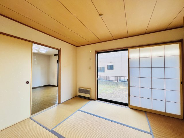 太田市新田上江田町の和室|リビングに隣接する和室は、キッズスペースや家事スペースとしても♪