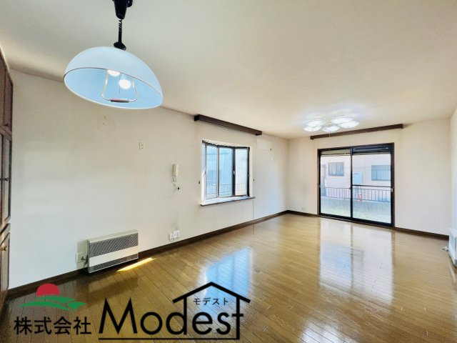 太田市新田上江田町の居間・リビング|南向きで日照良好◎