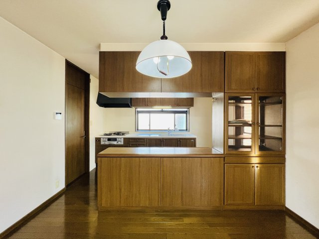 太田市新田上江田町のキッチン|収納も充実のキッチンはスッキリと片付きます◎