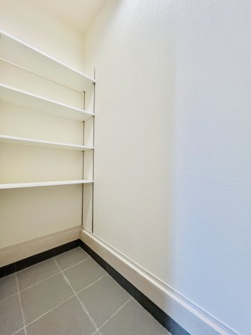 太田新田赤堀町の収納|履物以外もたっぷり収納可能♪