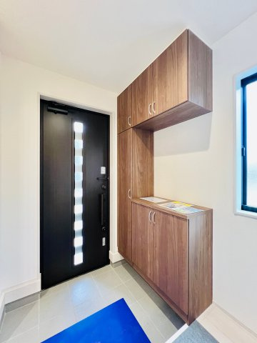 太田新田赤堀町の玄関|シューズインクローク付きの玄関は、スッキリと♪