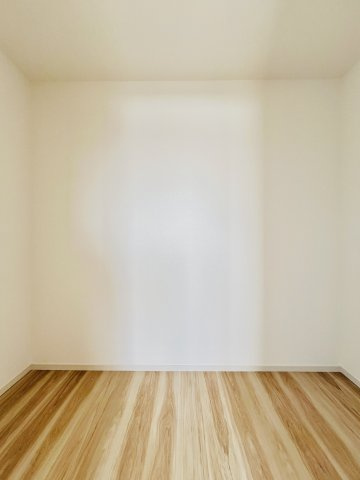 高崎市上小鳥町の収納|高さのある物も収納可能なウォークインクローゼット♪