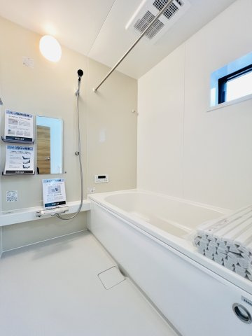 高崎市上小鳥町の浴室|一日の疲れを癒すゆったりサイズの浴槽♪