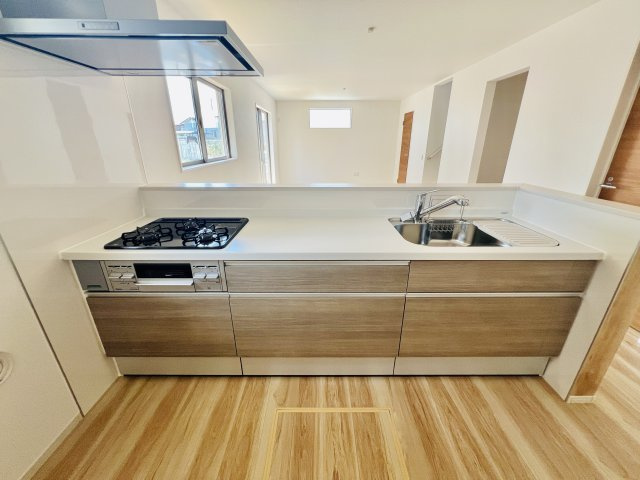 高崎市柴崎町のキッチン|収納も充実の対面式キッチン♪