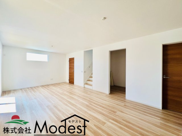 高崎市柴崎町の居間・リビング|リビング階段で、ご家族も自然と集まるリビング♪