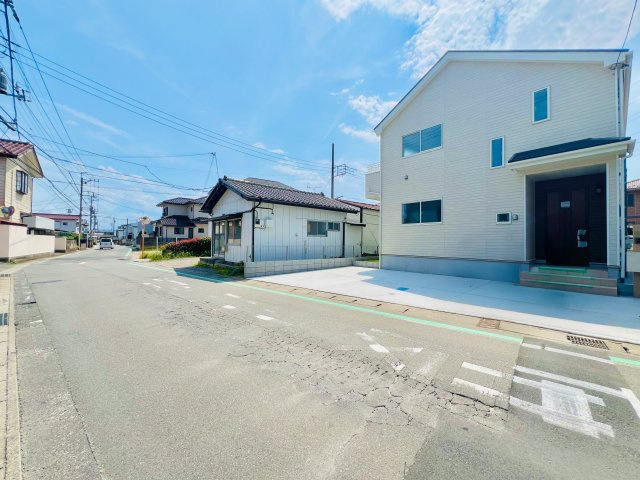 高崎市浜尻町の前面道路含む現地写真|駐車スペース2台以上可◎